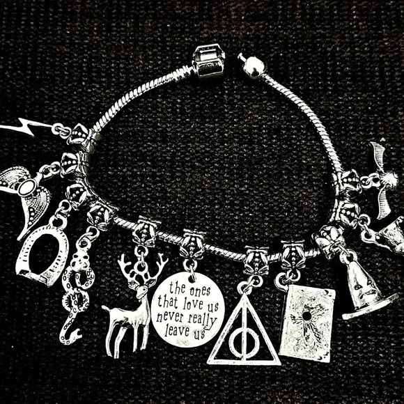 Harry potter Hot Charms Bracelet - Picture 1 of 3